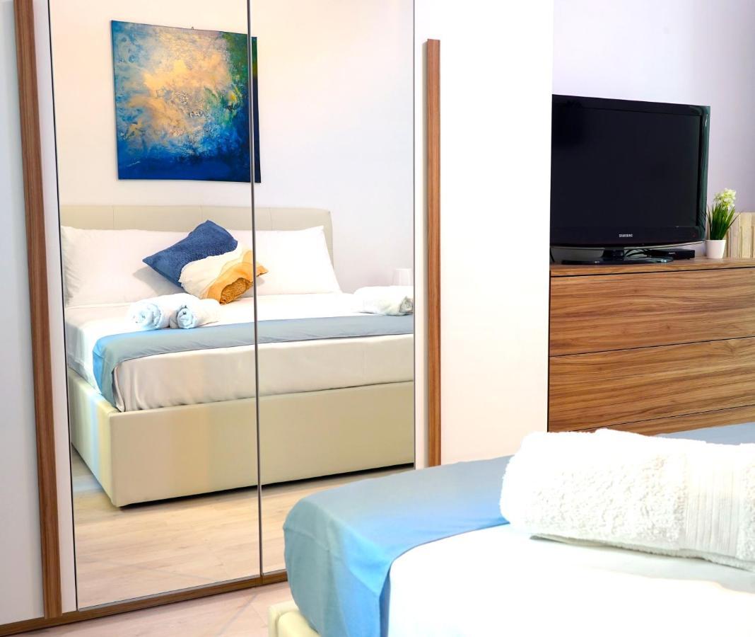 Hostly - Vittoria House - Near The Center With Private Parking Διαμέρισμα Νάπολη Εξωτερικό φωτογραφία