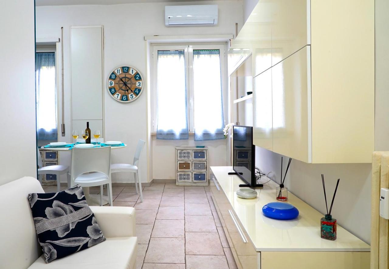 Hostly - Vittoria House - Near The Center With Private Parking Διαμέρισμα Νάπολη Εξωτερικό φωτογραφία