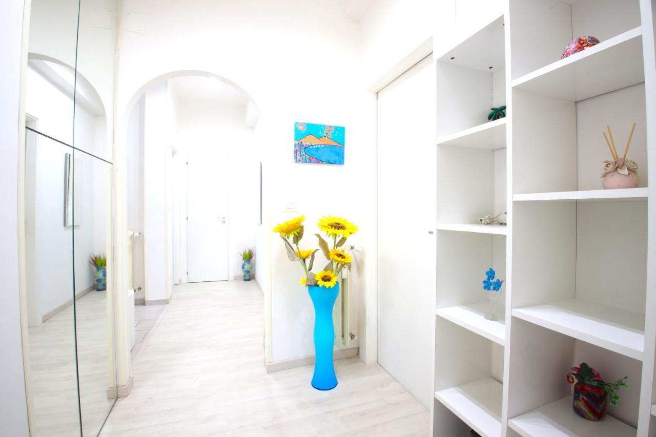 Hostly - Vittoria House - Near The Center With Private Parking Διαμέρισμα Νάπολη Εξωτερικό φωτογραφία