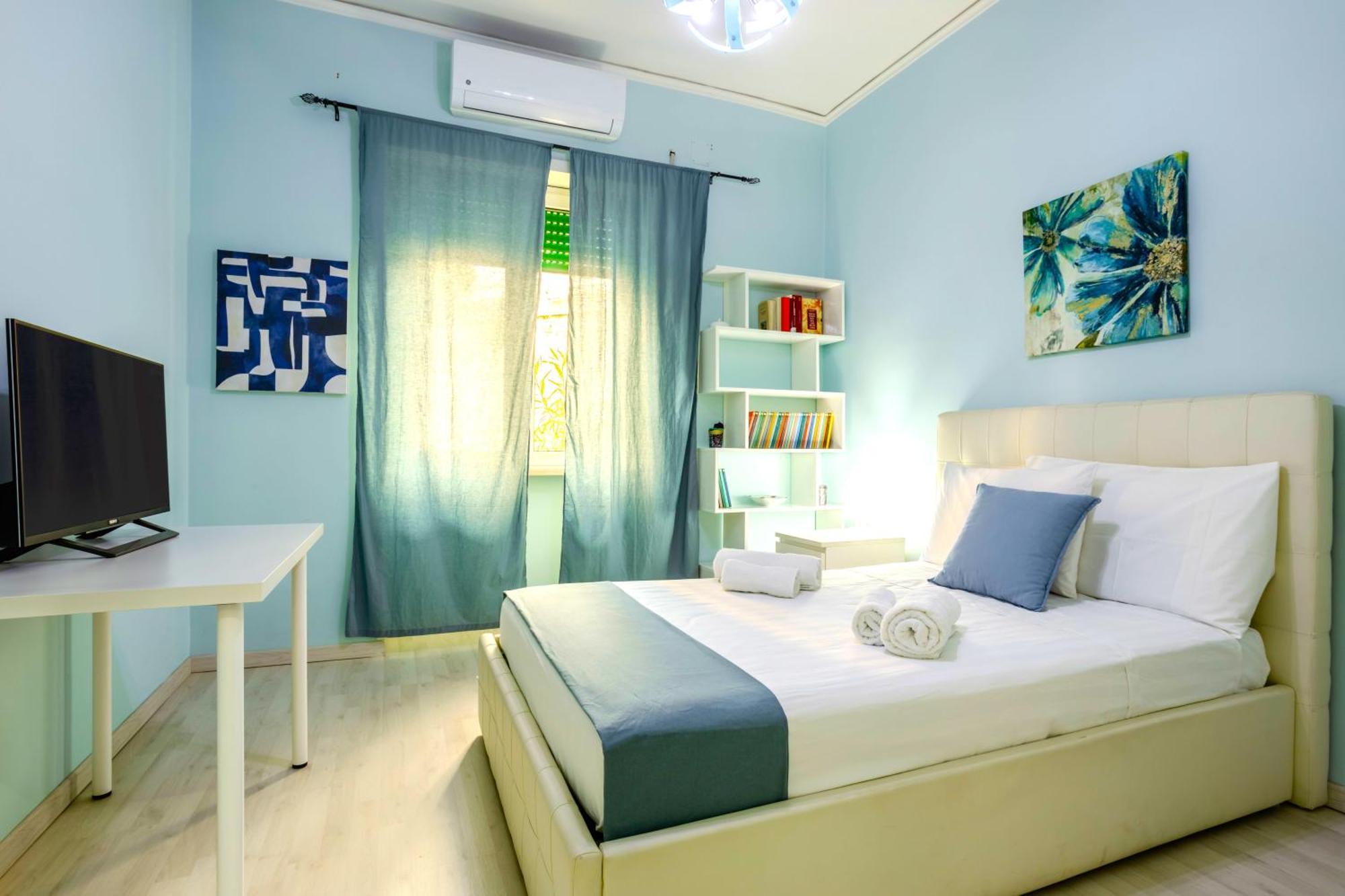 Hostly - Vittoria House - Near The Center With Private Parking Διαμέρισμα Νάπολη Εξωτερικό φωτογραφία